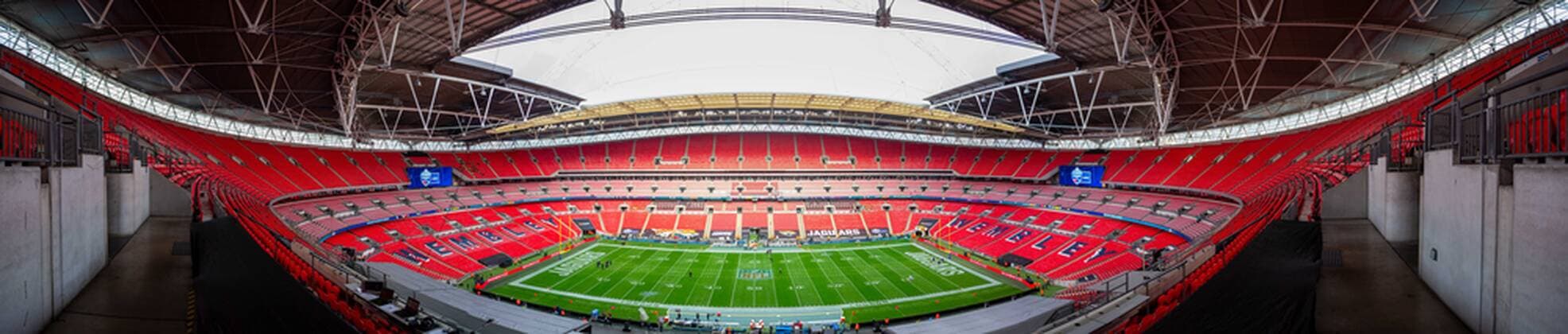 LONDON, ENG - NOVEMBER 03: A wide view of Wembley Stadium before the NFL, American Football Herren, USA game between the Houston Texans and the Jacksonville Jaguars on November 03, 2019 at Wembley Stadium, London, England. (Photo by Martin Leitch Icon Sportswire) NFL: NOV 03 Texans v Jaguars Icon191103038