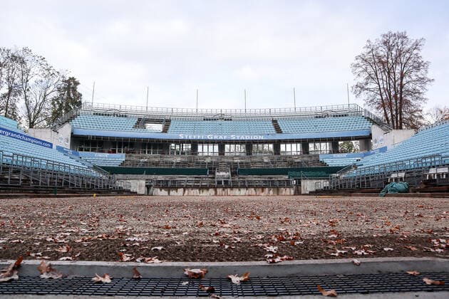 Center Court (Steffi-Graf-Stadion) ist fertiggestellt und mit Saatgut ausgestreut - jetzt ist die Natur an der Reihe, Umbau zum Rasenplatz, KW 45, Steffi Graf Stadion, LTTC Rot-Weiß , Berlin, 5.11.2019,