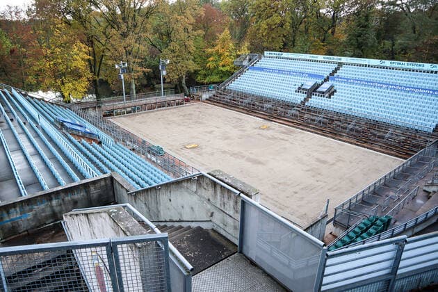 Center Court (Steffi-Graf-Stadion) ist fertiggestellt und mit Saatgut ausgestreut - jetzt ist die Natur an der Reihe, Umbau zum Rasenplatz, KW 45, Steffi Graf Stadion, LTTC Rot-Weiß , Berlin, 5.11.2019,