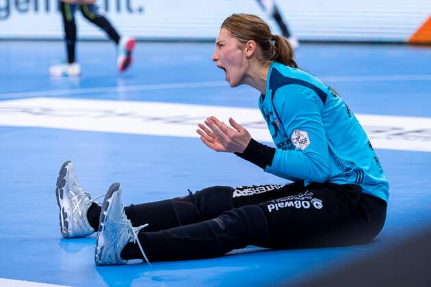 Ludwigsburg, Deutschland 06. November 2019: HBF - 19 20 - SG BBM Bietigheim vs. Thueringer HC Ann-Cathrin Giegerich (Thueringer HC) aergerlich ärgerlich, sauer, wütend wuetend. schreit. tobt. Ludwigsburg MHP Arena Baden-Württemberg Deutschland