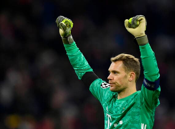 Schlussjubel Torwart Manuel Neuer FC Bayern München FCB Champions League CL Gruppenphase FC Bayern München FCB vs Olympiakos Piräus Piraeus 06.11.2019 DFL REGULATIONS PROHIBIT ANY USE OF PHOTOGRAPHS AS IMAGE SEQUENCES AND OR QUASI-VIDEO FC Bayern München FCB vs Olympiakos Piräus Piraeus
