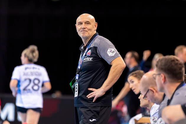 Ludwigsburg, Deutschland 06. November 2019: HBF - 19 20 - SG BBM Bietigheim vs. Thueringer HC Trainer Herbert Mueller (Thueringer HC) Ludwigsburg MHP Arena Baden-Württemberg Deutschland