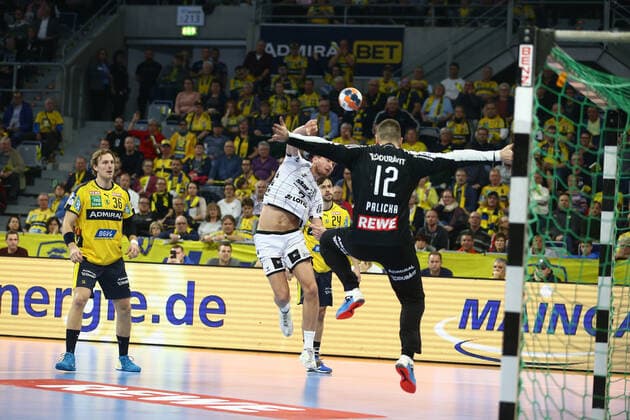 Magnus Landin Jacobsen (THW Kiel) trifft gegen Andreas Palicka (Rhein Neckar Loewen), Rhein Neckar Loewen vs THW Kiel, LIQUI MOLY Handball Bundesliga, 07.11.2019 Foto Eibner Rhein Neckar Loewen vs SG Flensburg Handewitt, DKB Handball Bundesliga, 21.04.2019 Mannheim *** Magnus Landin Jacobsen THW Kiel meets Andreas Palicka Rhein Neckar Loewen, Rhein Neckar Loewen vs. THW Kiel, LIQUI MOLY Handball Bundesliga, 07 11 2019 Photo Eibner Rhein Neckar Loewen vs. SG Flensburg Handewitt, DKB Handball Bundesliga, 21 04 2019 Mannheim Copyright: xNeisx Eibner-Pressefotox EP_ans