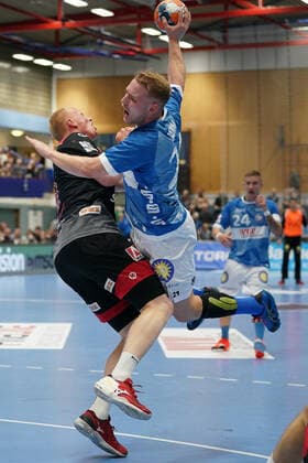GER, 1. HBL. Herren, Bergischer HC vs. HC Erlangen 07.11.2019, Klingenhalle, Solingen, GER, 1. HBL. Herren, Bergischer HC vs. HC Erlangen, im Bild picture shows: Tor durch Sebastian Damm (BHC 21),