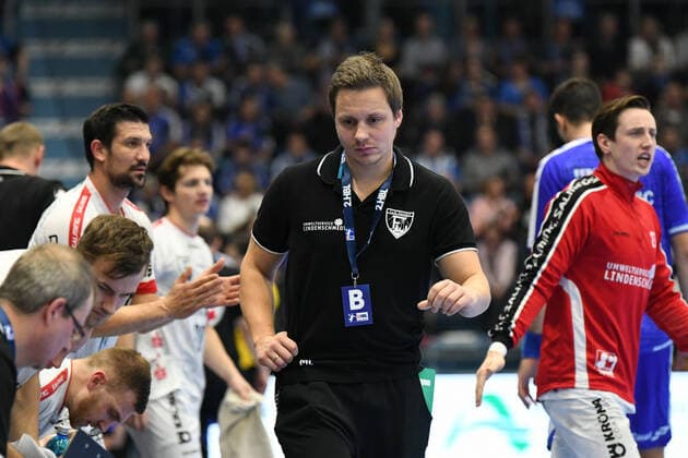 Michael Lerscht (Trainer TuS Ferndorf) hecktisch, VfL Gummersbach - TuS Ferndorf, Maenner, 2. Liga, Liqui Moly Handball Bundesliga, 11. Spieltag, 07.11.2019, - VfL Gummersbach - TuS Ferndorf, Handball, Liqui Moly 2. Handball Bundesliga, Maenner, Spielzeit 2019 20 Gummersbach Copyright: xAugstx xEibner-Pressefotox EP_jat