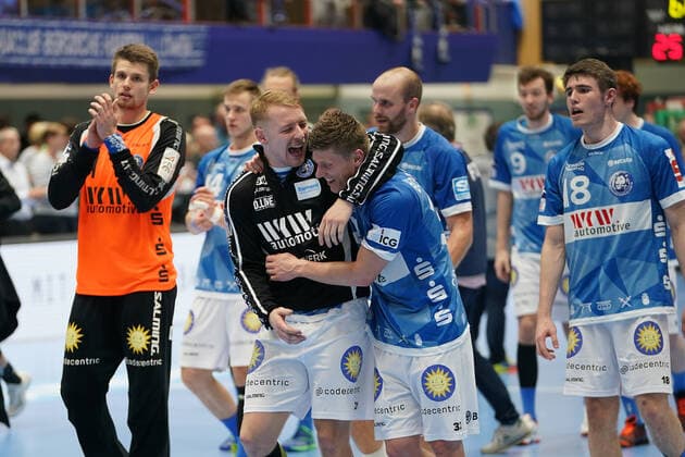 GER, 1. HBL. Herren, Bergischer HC vs. HC Erlangen 07.11.2019, Klingenhalle, Solingen, GER, 1. HBL. Herren, Bergischer HC vs. HC Erlangen, im Bild picture shows: BHC freut sich nach Ende des Spiels