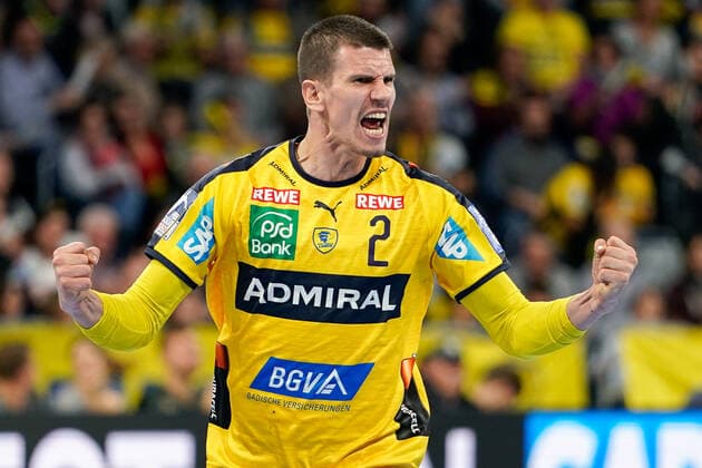 Sport Bilder des Tages Andre Schmid (Andy Schmid, RNL, 2), jubelt über ein Tor, Jubel, Torjubel, Torerfolg, celebrate the goal, goal, celebration, Jubel ueber das Tor, optimistisch, Spielszene, Highlight, Einzelbild, Action, Aktion, 07.11.2019, Mannheim (Deutschland), Handball, Bundesliga, Rhein-Neckar Löwen - THW Kiel