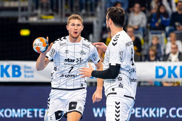 Mannheim, Deutschland 07. November 2019: HBL- 19 20 - Rhein Neckar Löwen vs. THW Kiel Magnus Landin Jacobsen (THW Kiel), Domagoj Duvnjak (THW Kiel) Mannheim SAP Arena Baden-Württemberg Deutschland