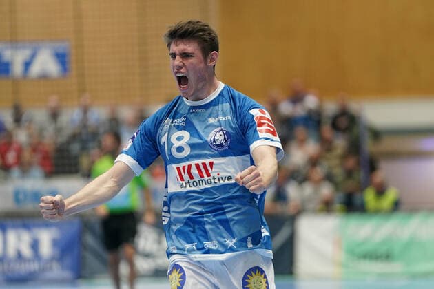 GER, 1. HBL. Herren, Bergischer HC vs. HC Erlangen 07.11.2019, Klingenhalle, Solingen, GER, 1. HBL. Herren, Bergischer HC vs. HC Erlangen, im Bild picture shows: Yannick Fraatz (BHC 18), freut sich ueber ein Tor