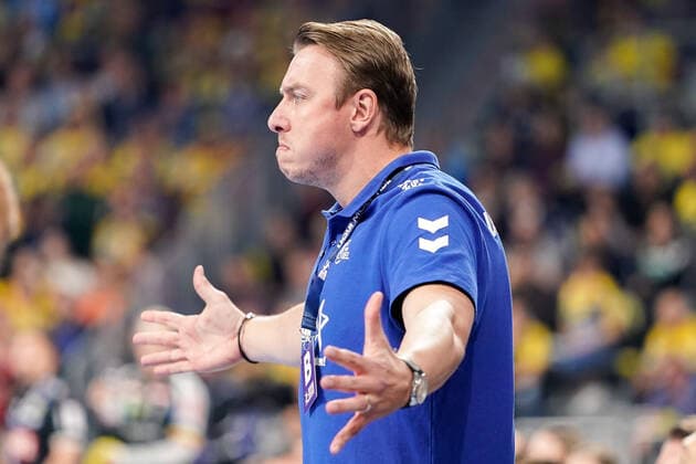 Filip Jicha (Trainer, Cheftrainer, THW), gibt Anweisungen, gestikuliert, mit den Armen gestikulieren, gives instructions, gesticulate, Einzelbild, Aktion, Action, 07.11.2019, Mannheim (Deutschland), Handball, Bundesliga, Rhein-Neckar Löwen - THW Kiel