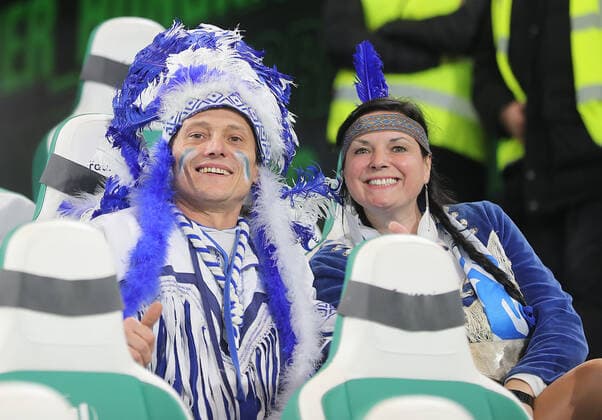Fans aus Gent freuen sich ueber den Sieg