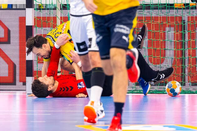 Mannheim, Deutschland 07. November 2019: HBL- 19 20 - Rhein Neckar Löwen vs. THW Kiel Patrick Groetzki (Loewen), Torhueter Niklas Landin (THW Kiel) Mannheim SAP Arena Baden-Württemberg Deutschland