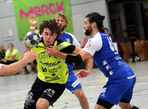 lsp - Dritte Handball-Bundesliga - HSG Beberau-Modau vs TV Großsachsen - Saison - 2019-2020 - 08.11.2019 - Grossbieberau v. l. Max Bettin HSG Falken, Philipp Ulrich Großsachsen Aktion, Zweikampf - *** lsp Third Handball Bundesliga HSG Beberau Modau vs TV Großsachsen Season 2019 2020 08 11 2019 Grossbieberau vs Max Bettin HSG Falken, Philipp Ulrich Großsachsen Action, duel ba