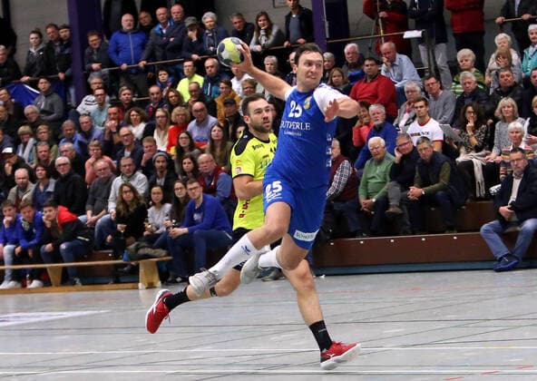 lsp - Dritte Handball-Bundesliga - HSG Beberau-Modau vs TV Großsachsen - Saison - 2019-2020 - 08.11.2019 - Grossbieberau v. l. Till Buschmann HSG Falken, Maximilian Kehlenbach Großsachsen Aktion, Zweikampf - *** lsp Third Handball Bundesliga HSG Beberau Modau vs TV Großsachsen Season 2019 2020 08 11 2019 Grossbieberau v l Till Buschmann HSG Falken, Maximilian Kehlenbach Großsachsen Action, duel ba