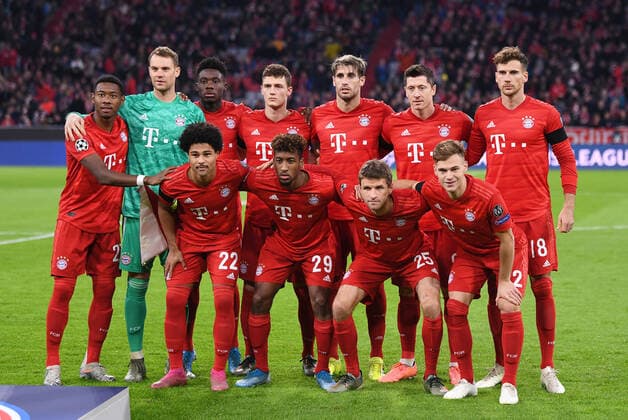 FUSSBALL CHAMPIONS LEAGUE SAISON 2019 2020 Vorrunde Gruppe B FC Bayern Muenchen - Olympiakos Piraeus 06.11.2019 David Alaba, Torwart Manuel Neuer, Alphonso Davies, Benjamin Pavard, Javi Martinez, Robert Lewandowski, Leon Goretzka (hinten v.li.) Serge Gnabry, Kingsley Coman, Thomas Mueller und Joshua Kimmich (vorn v.li.)
