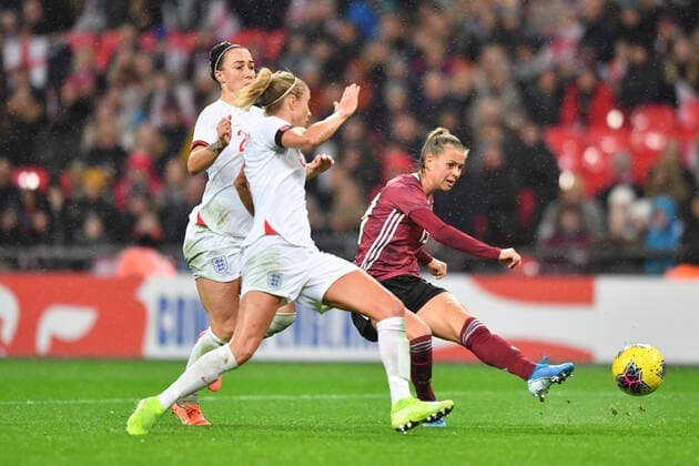 Klara Bühl (Deutschland, DFB Frauen) (19) trifft zum 1:2, 09.11.2019, London (England), Fussball, Freundschaftsspiel - England - Deutschland