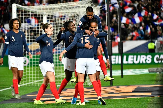 Fußball, Damen, EM-Quali, Frankreich - Serbien Joie 4eme But Marie Antoinette Katoto France FOOTBALL : France vs Serbie - Match de Qualification Euro 2021 Feminin - Bordeaux - 09 11 2019 ThierryBreton Panoramic 