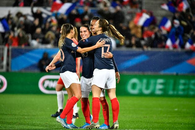 Fußball, Damen, EM-Quali, Frankreich - Serbien Joie 5eme But Amel Majri (fr) FOOTBALL : France vs Serbie - Match de Qualification Euro 2021 Feminin - Bordeaux - 09 11 2019 ThierryBreton Panoramic 