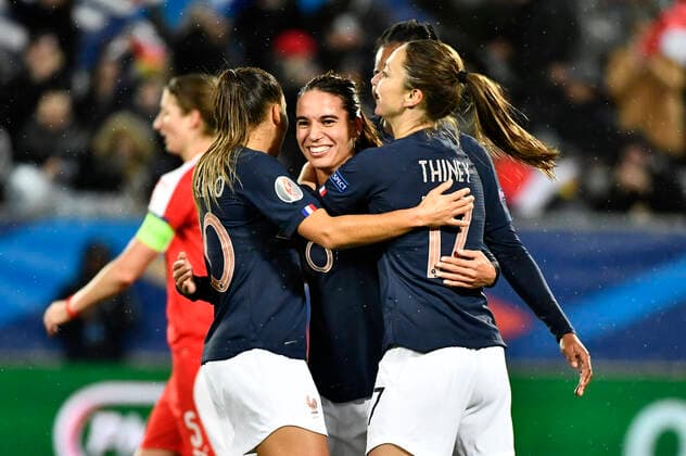 Fußball, Damen, EM-Quali, Frankreich - Serbien Joie 5eme But Amel Majri (fr) FOOTBALL : France vs Serbie - Match de Qualification Euro 2021 Feminin - Bordeaux - 09 11 2019 ThierryBreton Panoramic 