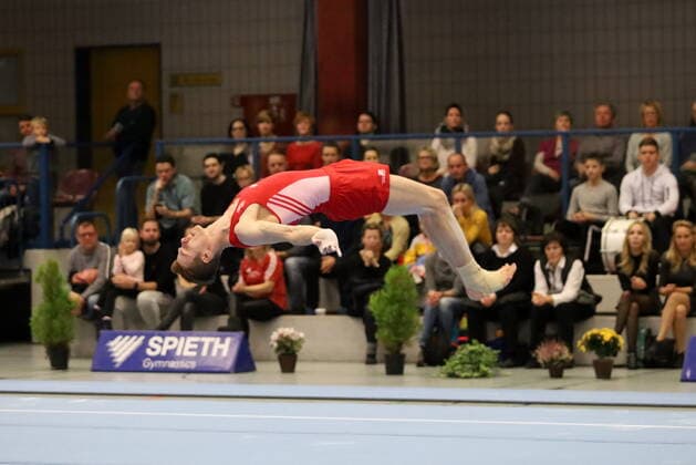 Leonard Prügel (SC Cottbus) am Boden 6. Wettkampftag der DTL 1. Bundesliga SC Cottbus - KTV Straubenhardt 35-23 in Forst Lausitz *** Leonard Prügel SC Cottbus on the ground 6 day of competition of the DTL 1 Bundesliga SC Cottbus KTV Straubenhardt 35 23 in Forst Lausitz