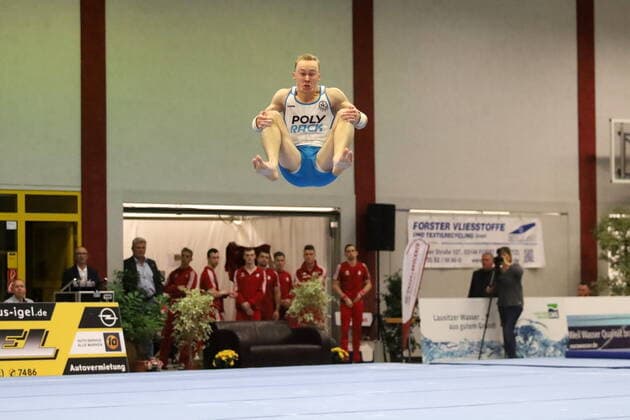 Tobias Radoi (KTV Straubenhardt) am Boden 6. Wettkampftag der DTL 1. Bundesliga SC Cottbus - KTV Straubenhardt 35-23 in Forst Lausitz *** Tobias Radoi KTV Straubenhardt on the ground 6 day of competition of the DTL 1 Bundesliga SC Cottbus KTV Straubenhardt 35 23 in Forst Lausitz