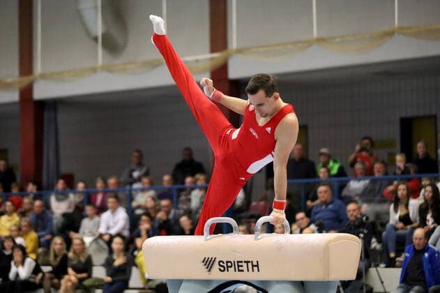 Christopher Jursch (SC Cottbus) am Pauschenpferd 6. Wettkampftag der DTL 1. Bundesliga SC Cottbus - KTV Straubenhardt 35-23 in Forst Lausitz *** Christopher Jursch SC Cottbus on pommel horse 6 day of competition of the DTL 1 Bundesliga SC Cottbus KTV Straubenhardt 35 23 in Forst Lausitz