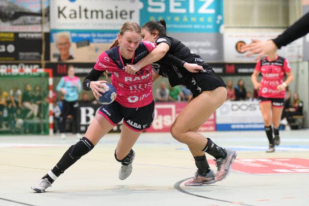 Tamara Haggerty (TusSies Metzingen 55) gegen Maxime Struijs (HSG Bad Wildungen Vipers 20) TusSies Metzingen, Handball, HBF, Ligaspiel, 09.11.2019, Foto:TBaur Eibner TusSies Metzingen vs. HSG Bad Wildungen Vipers Metzingen Copyright: xBaur xEibner-Pressefotox EP_Toba
