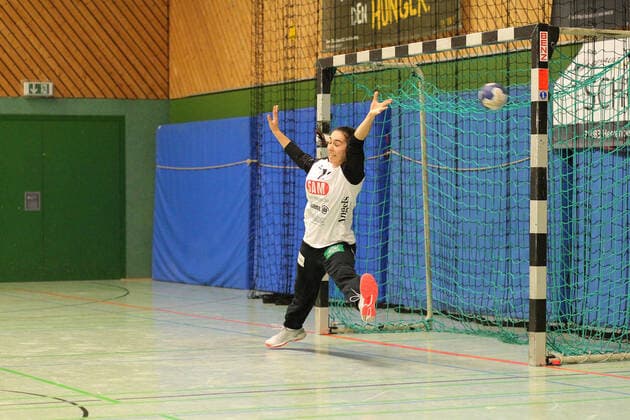 12 Laura Waldenmaier (SG H2Ku Herrenberg) Handball 2. HBF SG H2Ku Herrenberg vs. Fuechse Berlin 201911-09 Handball 2. HBF SG H2Ku Herrenberg vs. Fuechse Berlin Herrenberg Copyright: xBaur xEibner-Pressefotox EP_Soba