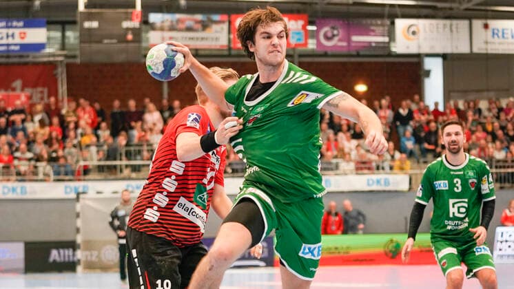 10.11.2019, Euregium, Nordhorn, GER, Handball 1. Bundesliga, Herren HSG Nordhorn-Lingen vs Füchse Berlin, Jacob Tandrup Holm (Füchse Berlin 6) vs Patrick Miedema (HSG Nordhorn-Lingen 10) DFL REGULATIONS PROHIBIT ANY USE OF PHOTOGRAPHS AS IMAGE SEQUENCES AND OR QUASI-VIDEO. Nordhorn Niedersachsen Germany Euregium