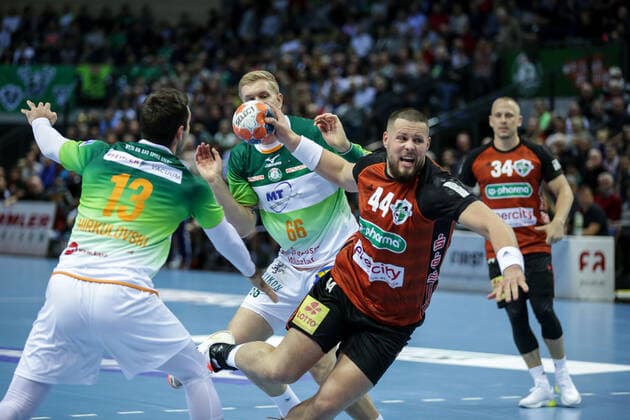 Deutschland,Wetzlar, Rittal-Arena, 10.11.2019, Handball,1. Liqui Moly HBL Bundesliga, 12.Spieltag, HSG Wetzlar - TSV Hannover-Burgdorf Bild: v.li.Filip Mirkulovski (HSG Wetzlar),Ilija Brozovic (TSV Hannover-Burgdorf) Copyright: HMBxMedia ThomasxJäger