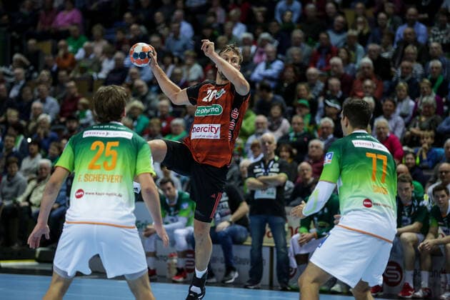 Deutschland,Wetzlar, Rittal-Arena, 10.11.2019, Handball,1. Liqui Moly HBL Bundesliga, 12.Spieltag, HSG Wetzlar - TSV Hannover-Burgdorf Bild: v.li.Olle Forsell-Schefvert (HSG Wetzlar),Fabian Boehm (TSV Hannover-Burgdorf),Stefan Cavor (HSG Wetzlar) Copyright: HMBxMedia ThomasxJäger