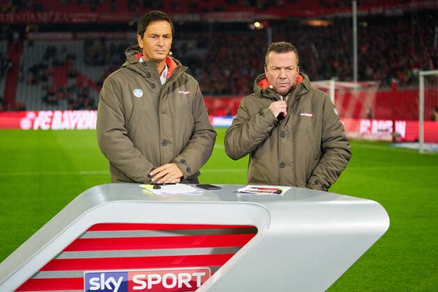 Football FC Bayern Munich - Dortmund, Munich November 9, 2019. Sebastian HELLMANN, Lothar Matthaeus FC BAYERN MUNICH - BORUSSIA DORTMUND 4-0 - DFL REGULATIONS PROHIBIT ANY USE OF PHOTOGRAPHS as IMAGE SEQUENCES and or QUASI-VIDEO - 1.German Soccer League , Munich, November 09, 2019 Season 2019 2020, matchday 11, FCB, München
