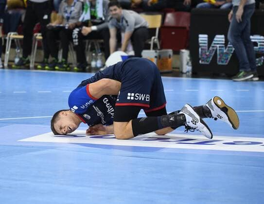 Tim Dahlhaus (SG BBM Bietigheim) wurde gefoult, SG BBM Bietigheim vs. HSC 2000 Coburg, 2. Handball Bundesliga, 11. Spieltag, 10.11.2019, Eibner Memmler SG BBM Bietigheim vs. HSC 2000 Coburg, 2. Handball Bundesliga, 11. Spieltag, 10.11.2019 Ludwigsburg Copyright: xMemmlerx Eibner-Pressefotox EP_mmr