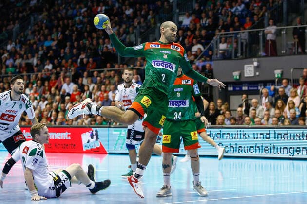 10.11.2019, xtgx, Handball Liqui Moly HBL, SC Magdeburg - GWD Minden emspor, v.l. Zeljko Musa (Magdeburg, 2) wirft Tor, Torschütze, erzielt Tor, Treffer, scores the goal GETEC Arena