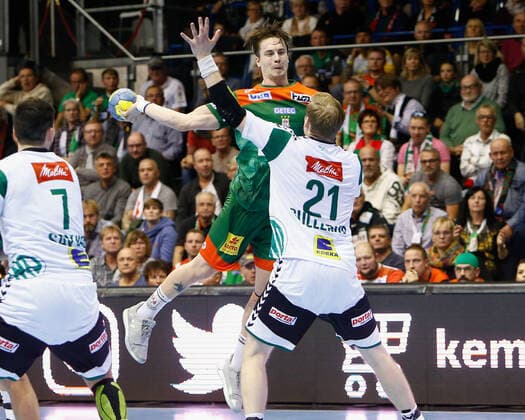10.11.2019, xtgx, Handball Liqui Moly HBL, SC Magdeburg - GWD Minden emspor, v.l. Michael Damgaard (Magdeburg, 34) wirft Tor, Torschütze, erzielt Tor, Treffer, scores the goal GETEC Arena