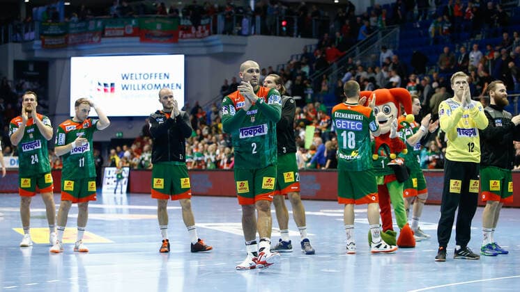 10.11.2019, xtgx, Handball Liqui Moly HBL, SC Magdeburg - GWD Minden emspor, v.l. Magdeburg um Zeljko Musa (Magdeburg, 2) Jubel über den Sieg, Jubel nach Spielende GETEC Arena