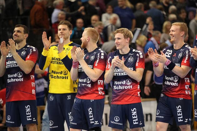 SG Flensburg-Handewitt vs Frisch auf Goeppingen, LIQUI-MOLY Handball Bundesliga, 10.11.19; Flensburg Jubel bei der Mannschaft Copyright: xBEAUTIFULxSPORTS MarioxM.xKobergx