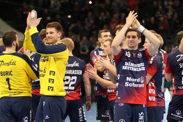 SG Flensburg-Handewitt vs Frisch auf Goeppingen, LIQUI-MOLY Handball Bundesliga, 10.11.19; Flensburg Jubel bei der Mannschaft Copyright: xBEAUTIFULxSPORTS MarioxM.xKobergx