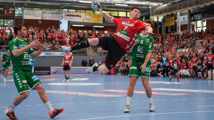 10.11.2019, Euregium, Nordhorn, GER, Handball 1. Bundesliga, Herren HSG Nordhorn-Lingen vs Füchse Berlin, Toon Leenders (HSG Nordhorn-Lingen 7) DFL REGULATIONS PROHIBIT ANY USE OF PHOTOGRAPHS AS IMAGE SEQUENCES AND OR QUASI-VIDEO. Nordhorn Niedersachsen Germany Euregium