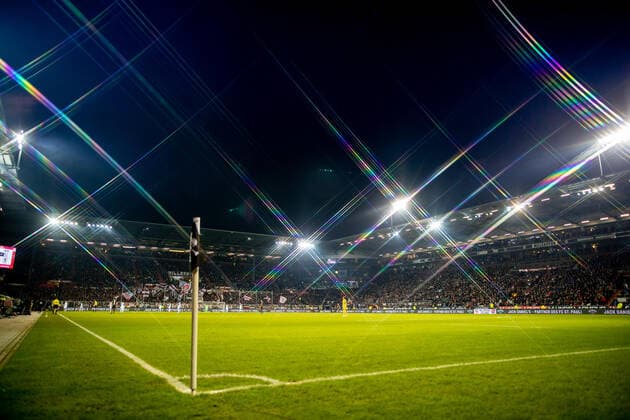 Fußball, Stadiongeschichte FC St. Pauli Hamburg, 8. November 2019 - Fußball, 2. Bundesliga 2019 20, FC St. Pauli - VfL Bochum: Übersicht des Hamburger Millerntor-Stadion, Heimspielstätte des FC St. Pauli DFL REGULATIONS PROHIBIT ANY USE OF PHOTOGRAPHS AS IMAGE SEQUENCES AND OR QUASI-VIDEO.