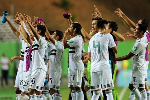 FuÃŸball, U17 WM, SÃ¼dkorea - Mexiko 10th November 2019; Kleber Andrade Stadium, Cariacica, Espirito Santo, Brazil; FIFA U-17 World Cup Brazil 2019, Korea Republic versus Mexico; Players of Mexico celebrate their victory after the match - Editorial Use  ActionPlus12187200 HeulerxAndrey