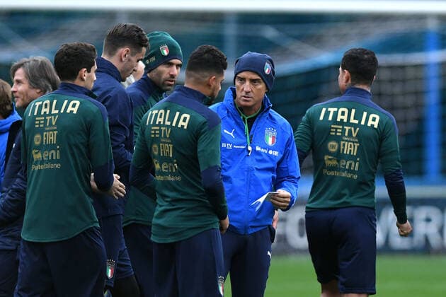 Sport Bilder des Tages Fußball, Nationalteam Italien Training Photo LaPresse - Jennifer Lorenzini 11 November 2019 Firenze (Italy) Soccer Italy Italian Football meeting - "Coverciano" - Training In the pic: Roberto Mancini and italian football players during the training  Copyright: xLaPresse JenniferxLorenzinix