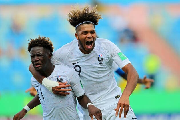 Sport Bilder des Tages 11th November 2019; Olimpico Pedro Ludovico Stadium, Goiania, Goias, Brazil; FIFA U-17 World Cup Brazil 2019, Spain versus France; Nathanael Mbuku of France celebrates his goal with Georgino Rutter in the 36th minute 1-2 - Editorial Use  ActionPlus12187345 HeulerxAndrey
