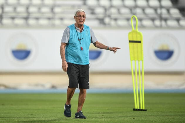 Sport Bilder des Tages (191112) -- SHARJAH, Nov. 12, 2019 -- Marcello Lippi, Head coach of China attends a training session before the group A match between China and Syria of the FIFA World Cup, WM, Weltmeisterschaft, Fussball Qatar 2022 and AFC Asian Cup China 2023 Preliminary Joint Qualification Round 2 in Sharjah, the United Arab Emirates, Nov. 12, 2019. ) (SP)UAE-SHARJAH-SOCCER-2022 FIFA WORLD CUP QUALIFIER-GROUP A-CHINA PanxYulong 