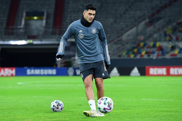 Fußball Training Nationalmannschaft am 12.11.2019 in der Merkur Spiel-Arena in Düsseldorf Nadiem Amiri ( Deutschland ) DFB regulations prohibit any use of photographs as image sequences and or quasi-video.