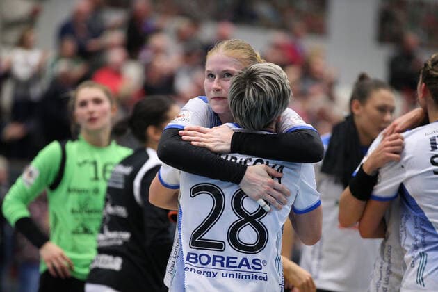 Meike Schmelzer (Thueringer HC 13) und Lydia Jakubisova (Thueringer HC 28)(vorne) GER, Handball, 1. Bundesliga Frauen, HSG Blomberg-Lippe gegen Thueringer HC, 13.11.2019 Blomberg Copyright: xStrohdiekx Eibner-Pressefotox EP_jsk