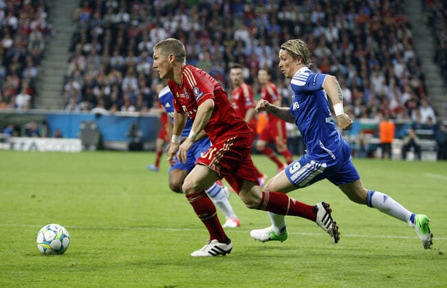 Bastian Schweinsteiger & Fernando Torres Bayern Munich V Chelsea FC Uefa Champions League Final 2012 Football Arena Munchen Allianz Arena, Munich, Germany 19 May 2012  Copyright: MaryxEvansxAllstarxRichardxSellers 12535143 editorial use only