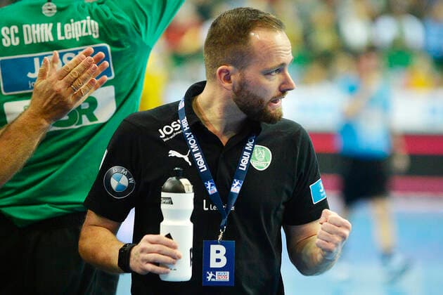1. Handball-Bundesliga 2019 2020, Spiel 1-13-112, 13. Spieltag, SC DHfK Leipzig vs. Rhein-Neckar Löwen (14.11.2019) Andre Haber (Trainer SC DHfK Leipzig) ballt jubelnd die Faust beim Handball-Bundesliga-Spiel Leipzig vs. Rhein-Neckar Löwen (14.11.2019) Leipzig Sachsen Deutschland Arena Leipzig Am Sportforum 2