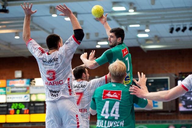 Minden, Deutschland 14.11.2019: 1. Handball-Bundesliga - 2019 2020 - GWD Minden vs. MT Melsungen (L) Marino Maric (Melsungen), (M) Savvas Savvas (Minden) Minden Nordrhein-Westfalen Deutschland Kampa Halle