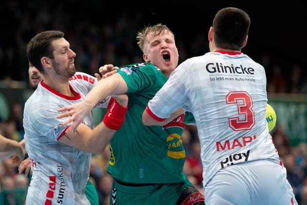 Minden, Deutschland 14.11.2019: 1. Handball-Bundesliga - 2019 2020 - GWD Minden vs. MT Melsungen (L-R) Felix Danner (Melsungen), Christoph Reißky (Minden), Marino Maric (Melsungen) Minden Nordrhein-Westfalen Deutschland Kampa Halle